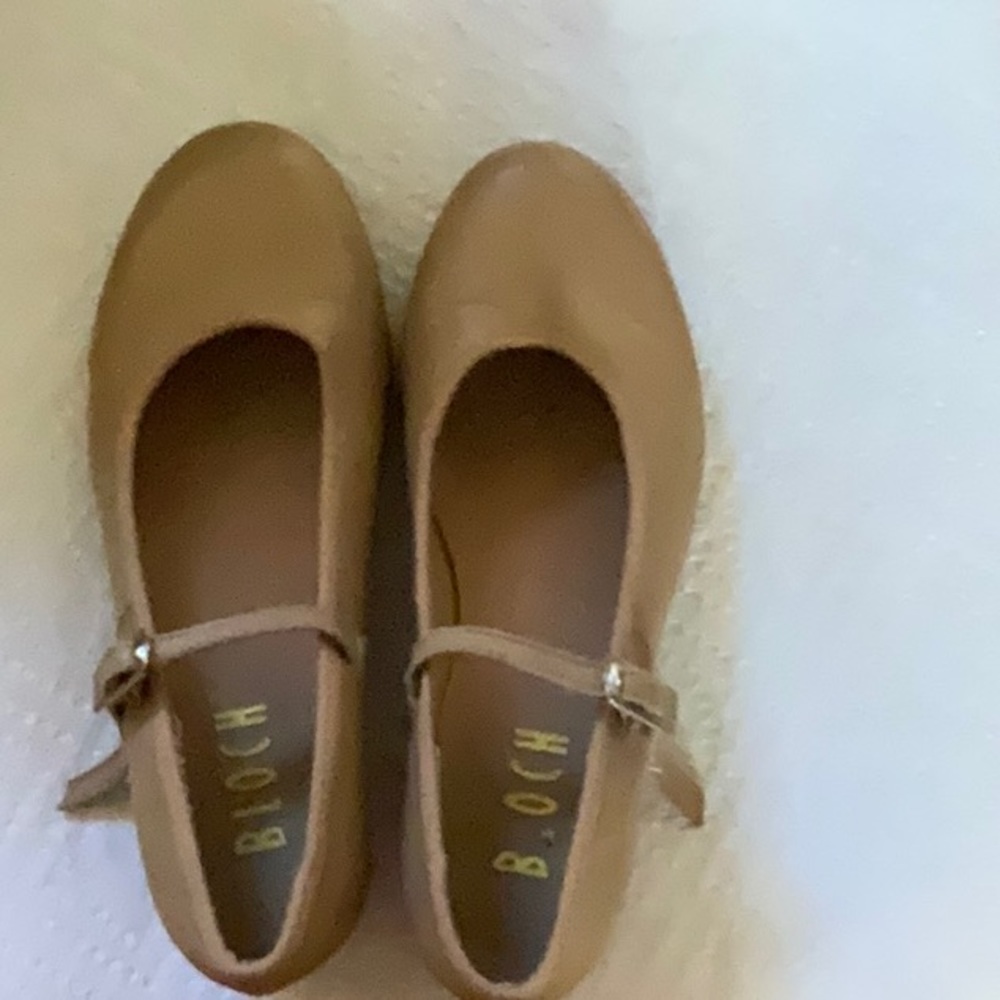 Tan tap shoes